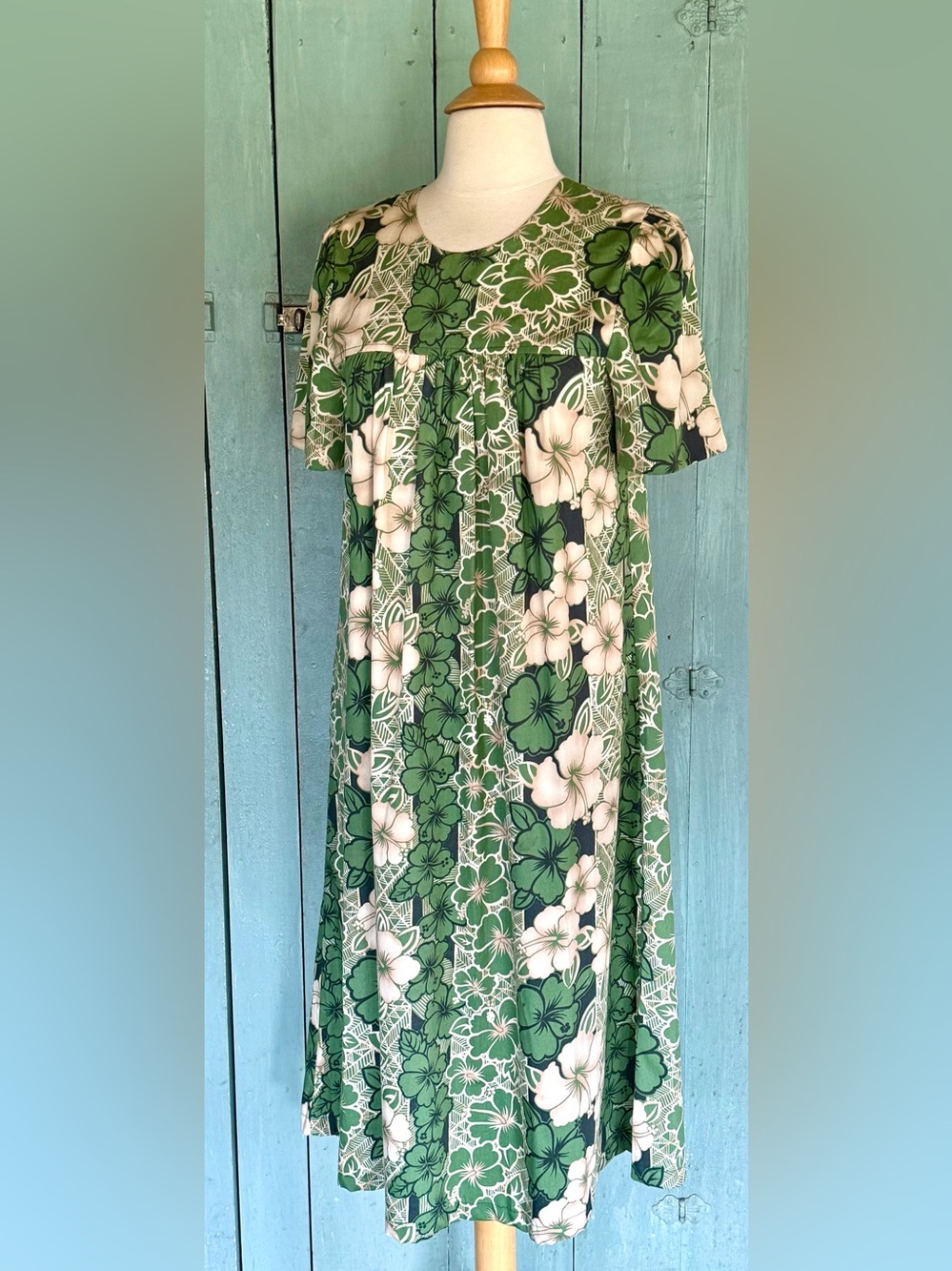 VTG 70's Royal Creations Hawaii Irish Green Hibiscus Polish Ctn Muumuu Dress S